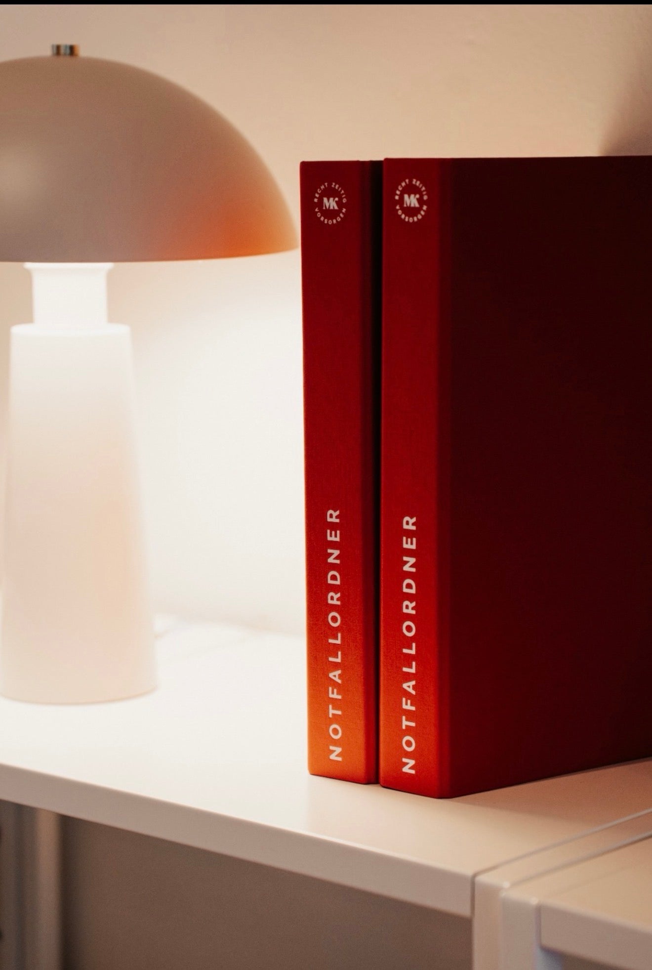 Digital Premium: Die Sofa-Variante: Notfallvorsorge digital und bequem von Zuhause